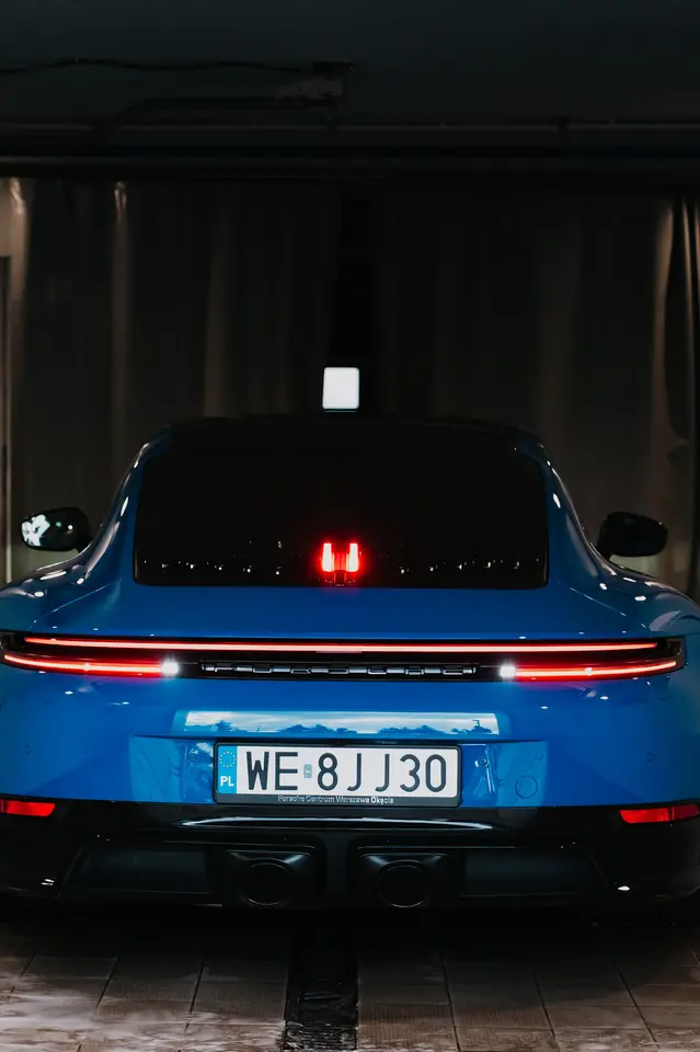 Tył Porsche po detailingu